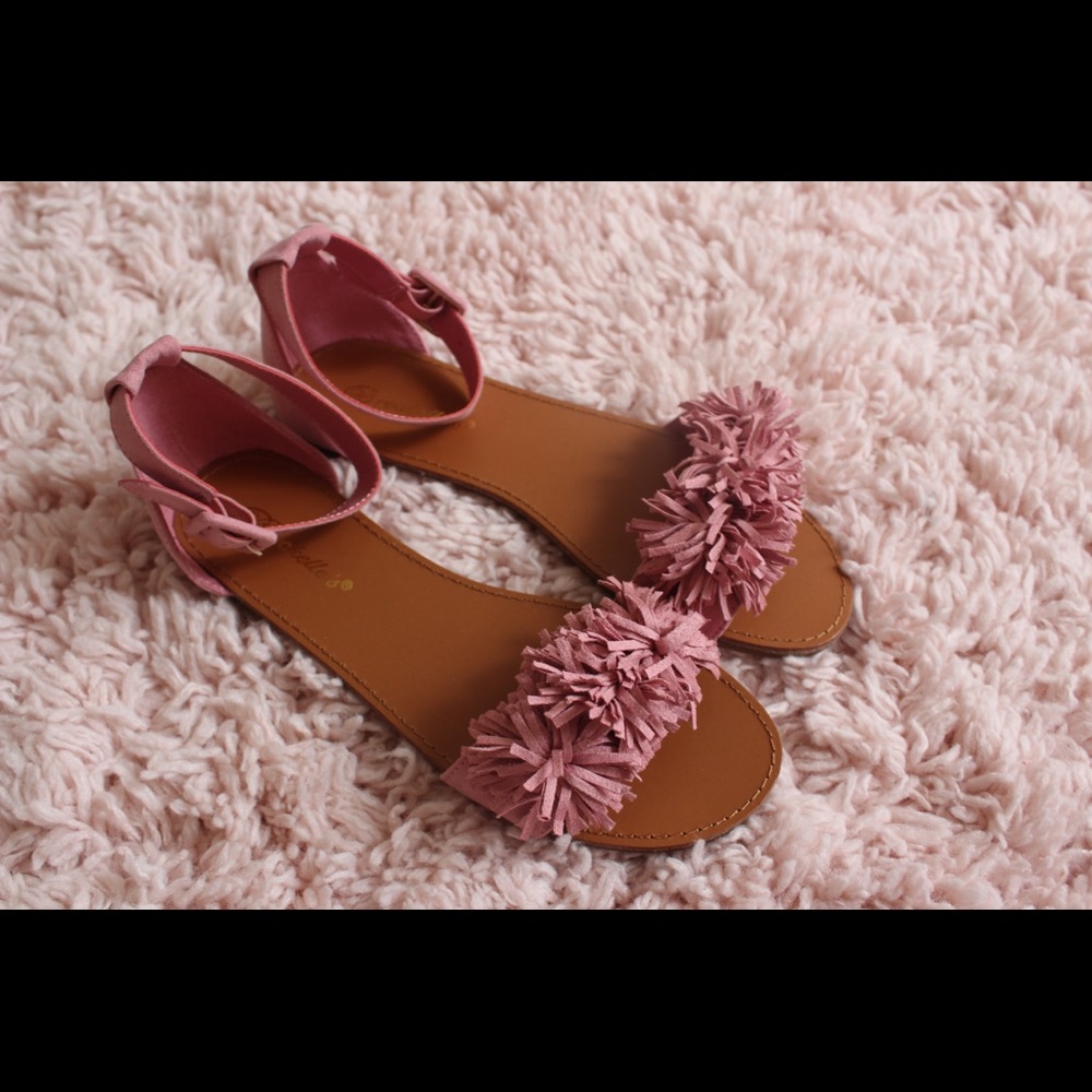 Pink fringe flats